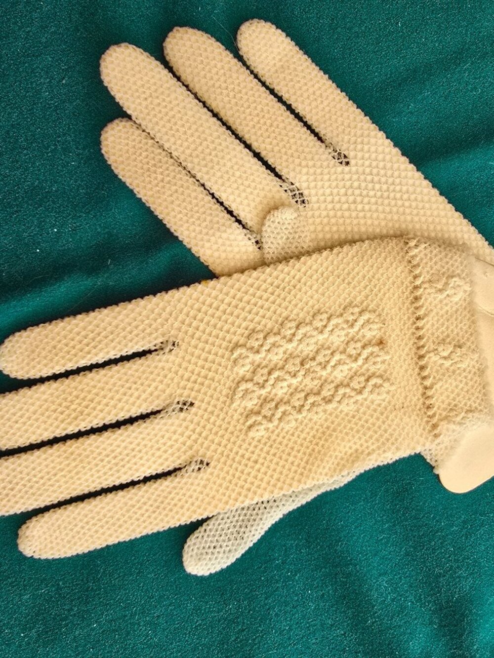 Vintage Cream Crochet Mesh Tea / Shortie Gloves 1950s Bridgerton Coquette